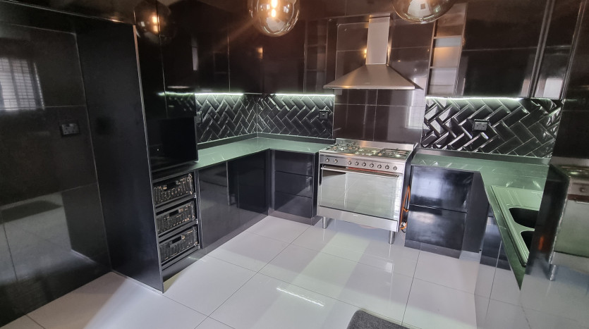 Exceptional Value Awaiting You – Re-Development Property On Auction Property Images