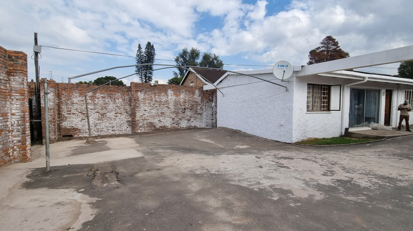 Exceptional Value Awaiting You – Re-Development Property On Auction Property Images