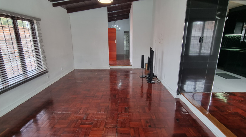 Exceptional Value Awaiting You – Re-Development Property On Auction Property Images