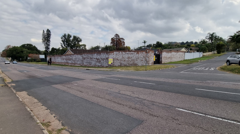 Exceptional Value Awaiting You – Re-Development Property On Auction Property Images
