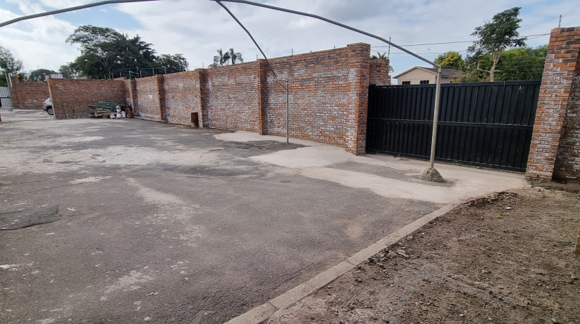 Exceptional Value Awaiting You – Re-Development Property On Auction Property Images