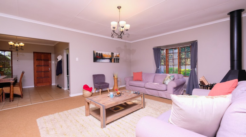 Worlds View 3 Bedroom House On Auction Property Images