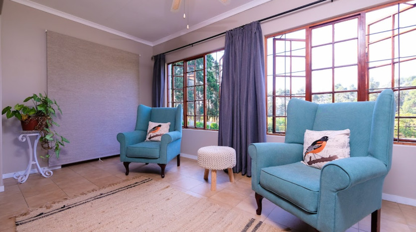 Worlds View 3 Bedroom House On Auction Property Images