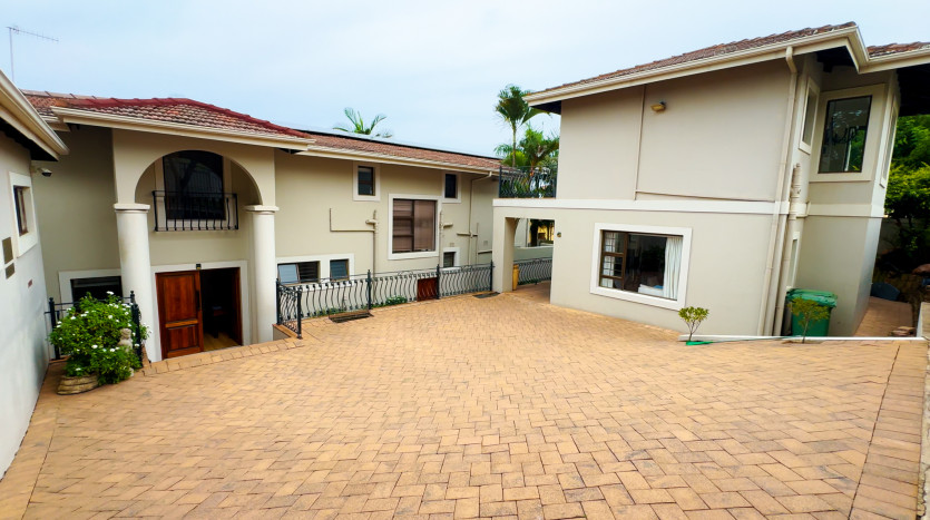 Centrally Located Umhlanga Guesthouse Property Images