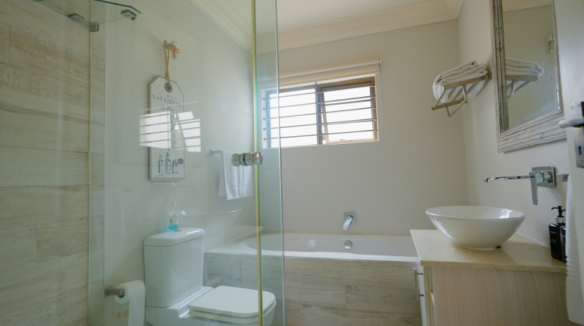 Centrally Located Umhlanga Guesthouse Property Images