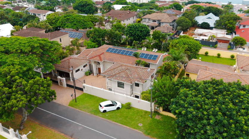 Centrally Located Umhlanga Guesthouse Property Images