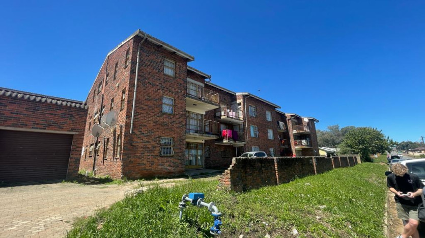 Accommodation Blocks with 24 Flats and Garages, Umtata, Eastern Cape Property Images