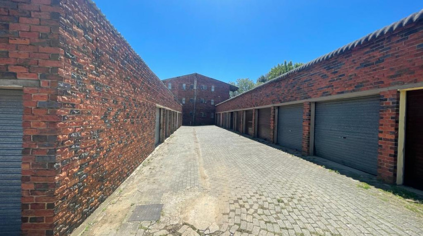 Accommodation Blocks with 24 Flats and Garages, Umtata, Eastern Cape Property Images