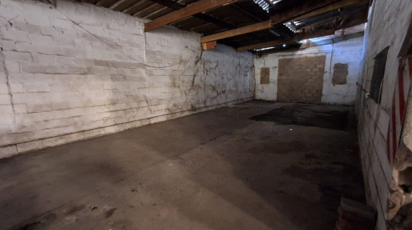 Versatile Industrial Property in Margate Property Images
