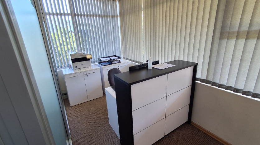 Upscale Commercial Building in La Lucia On Auction Property Images