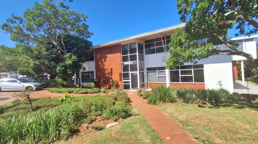 Upscale Commercial Building in La Lucia On Auction Property Images