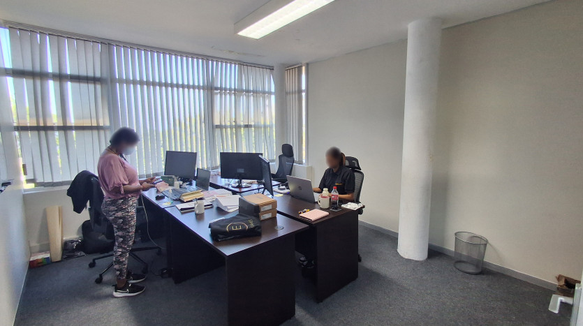 Upscale Commercial Building in La Lucia On Auction Property Images
