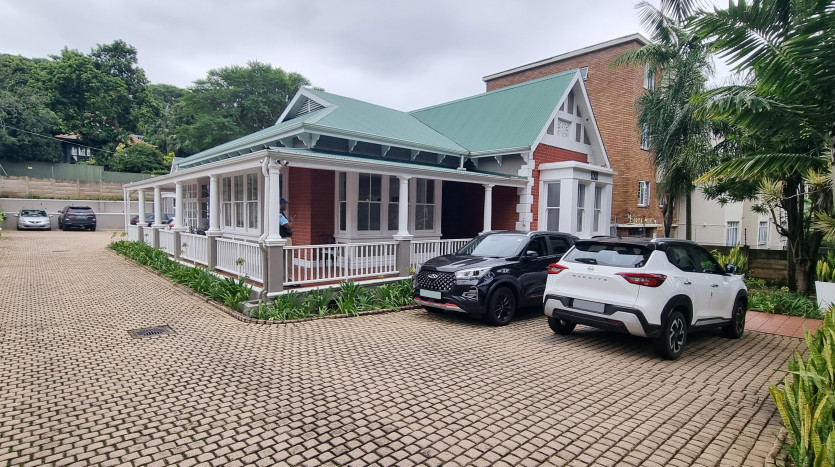 Prime Commercial Gem in the Heart of Florida Road Property Images