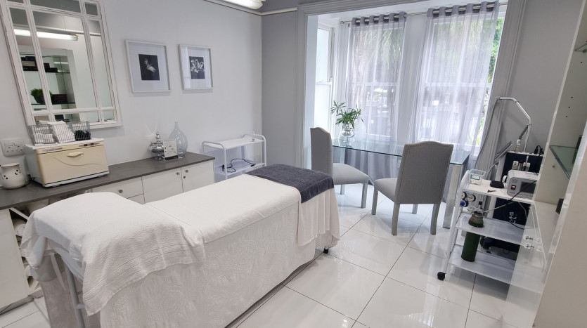 Prime Commercial Gem in the Heart of Florida Road Property Images