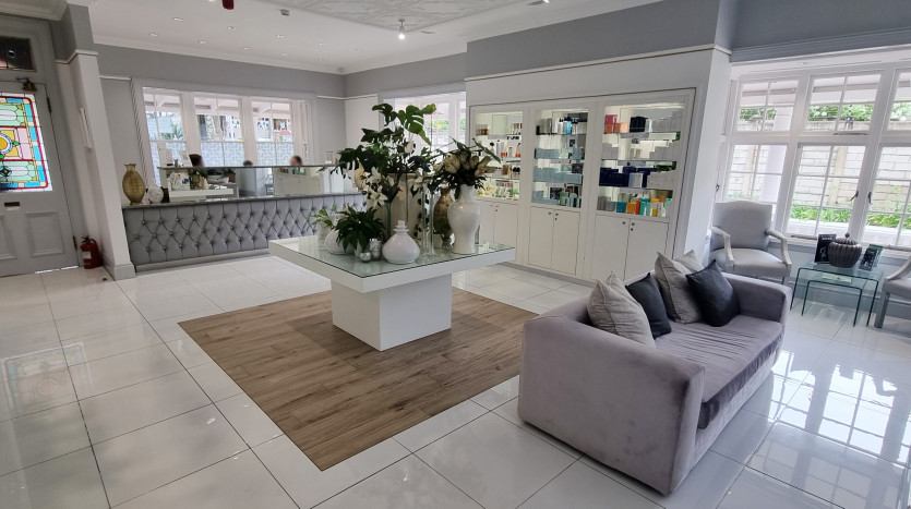 Prime Commercial Gem in the Heart of Florida Road Property Images