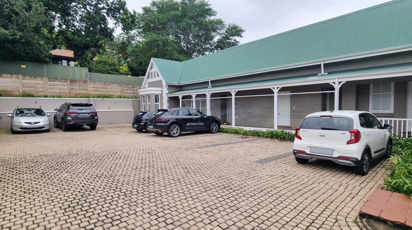 Prime Commercial Gem in the Heart of Florida Road Property Images