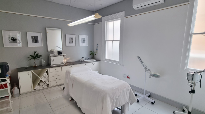 Prime Commercial Gem in the Heart of Florida Road Property Images