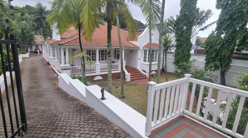Spacious Commercial Property in Florida Road Property Images