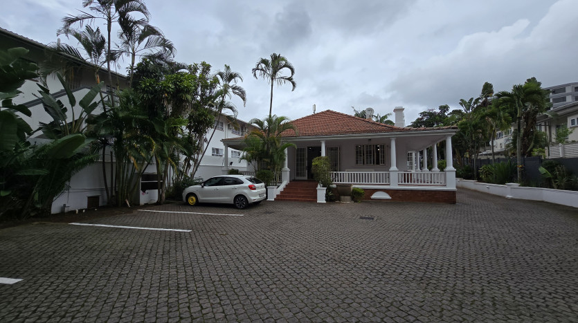 Spacious Commercial Property in Florida Road Property Images