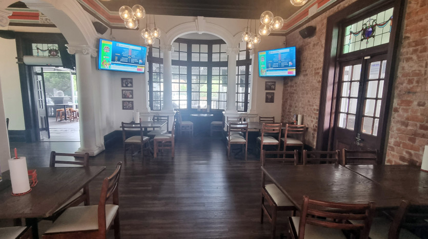 Iconic Commercial Properties on Florida Road Property Images