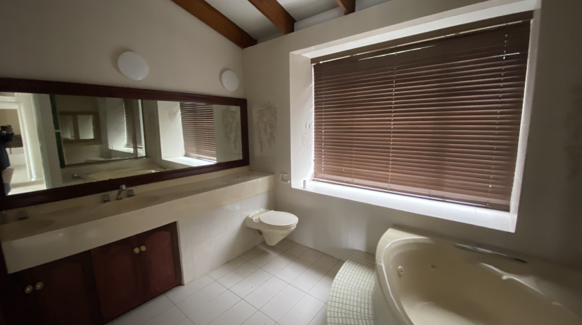 Investment Opportunity: Add Value with a Stunning Revamp Property Images
