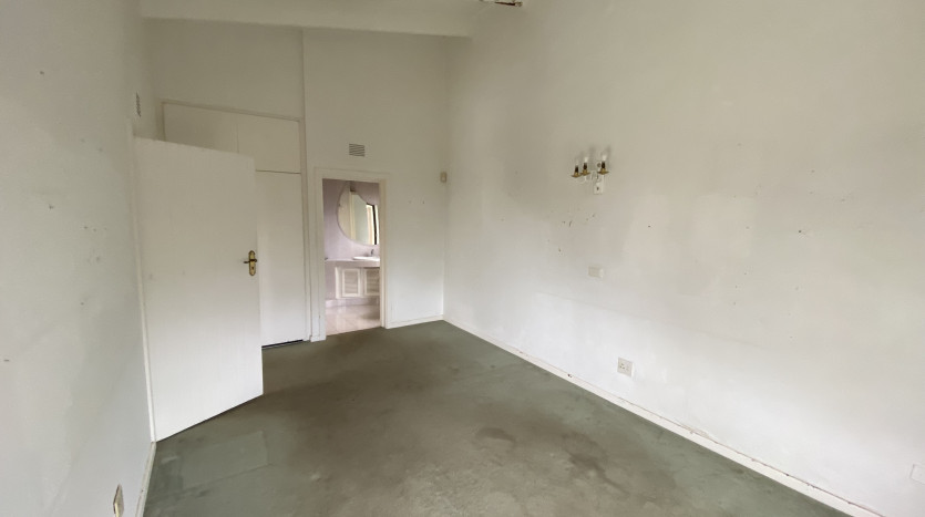 Investment Opportunity: Add Value with a Stunning Revamp Property Images