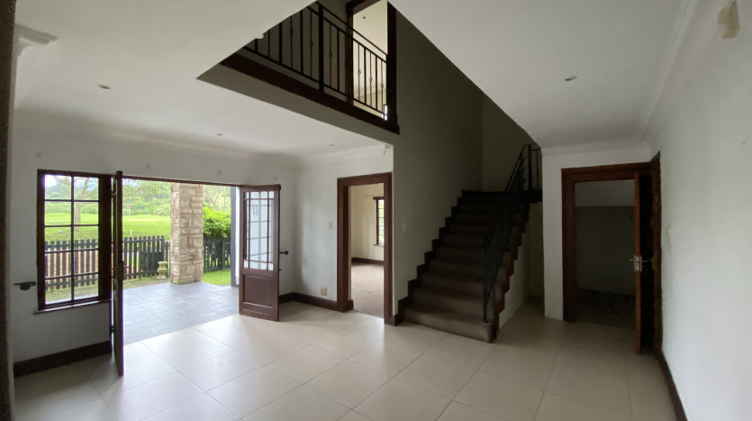 Elegant 4 Bedroom Home in Camelot Estate Property Images