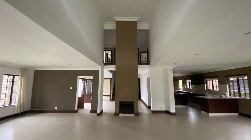 Elegant 4 Bedroom Home in Camelot Estate Property Images