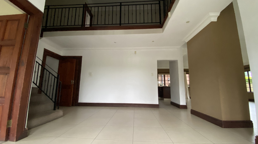 Elegant 4 Bedroom Home in Camelot Estate Property Images
