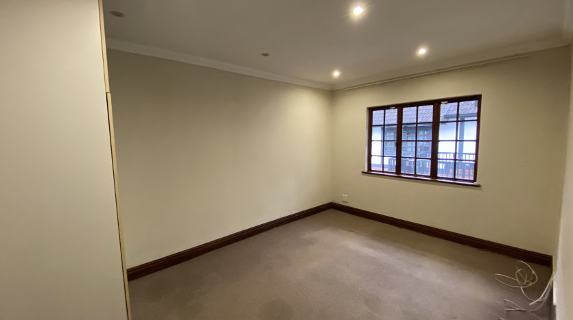 Elegant 4 Bedroom Home in Camelot Estate Property Images