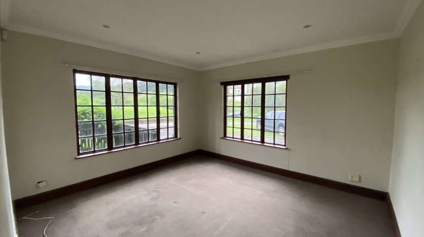 Elegant 4 Bedroom Home in Camelot Estate Property Images