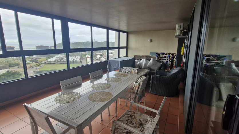 180° Ocean & Harbour Views in Point Waterfront Property Images