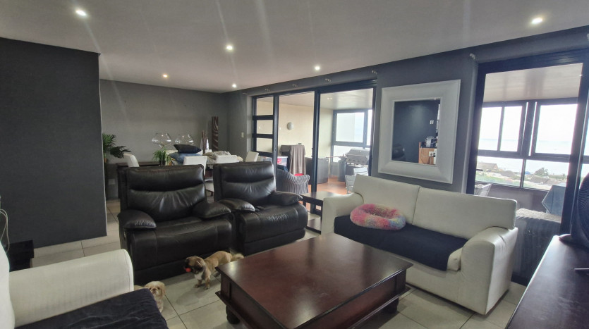 180° Ocean & Harbour Views in Point Waterfront Property Images