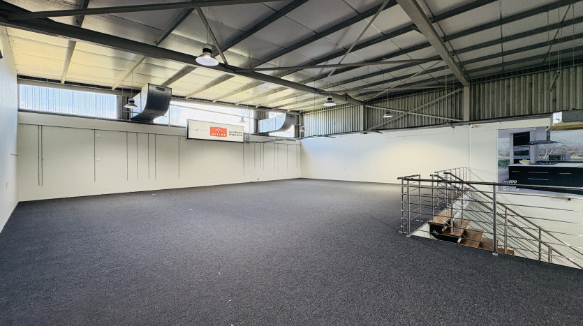 Prominent Retail Site – Newton Park Property Images