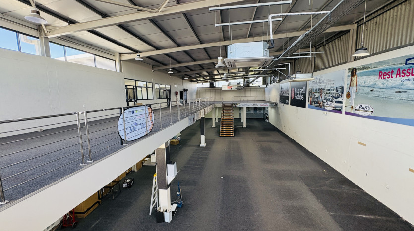 Prominent Retail Site – Newton Park Property Images
