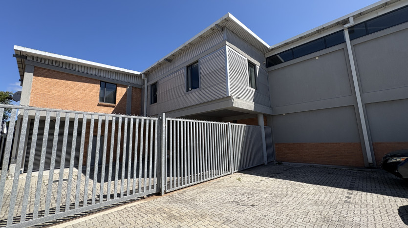 Prominent Retail Site – Newton Park Property Images