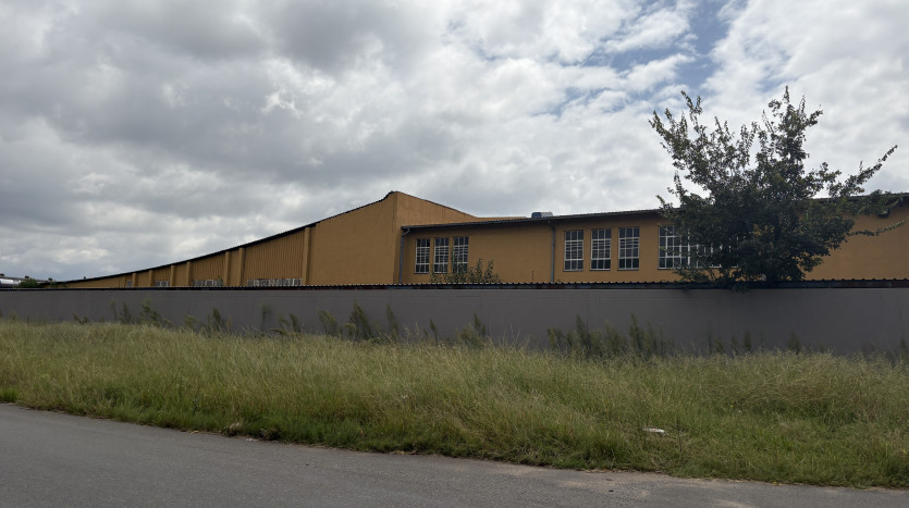 Large Industrial Yard with Warehouse and Workshop Property Images