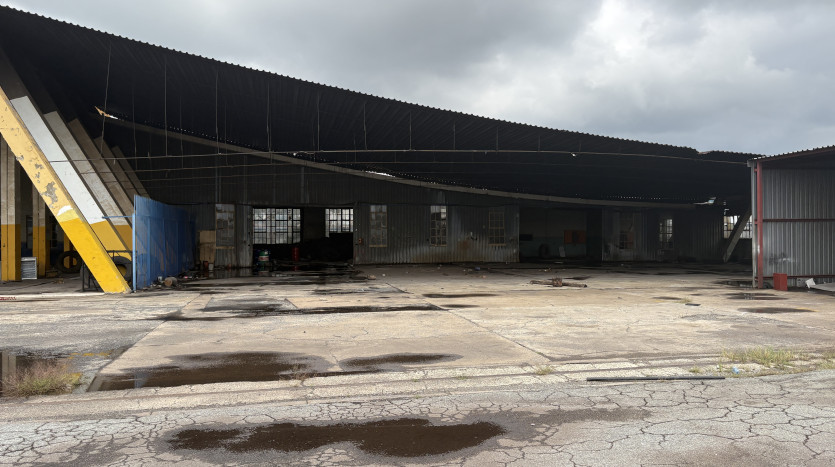 Large Industrial Yard with Warehouse and Workshop Property Images