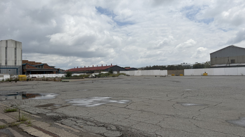 Large Industrial Yard with Warehouse and Workshop Property Images