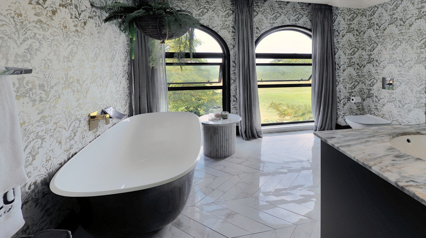 Opulent Home Overlooking Beachwood Country Club & Indian Ocean Property Images