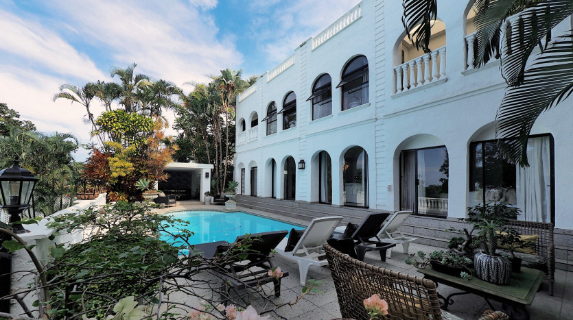 Opulent Home Overlooking Beachwood Country Club & Indian Ocean Property Lead Image