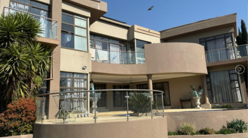 INSOLVENT ESTATE: 6 Bedroom Luxury Home in Blue Valley Golf Estate, Centurion Property Images