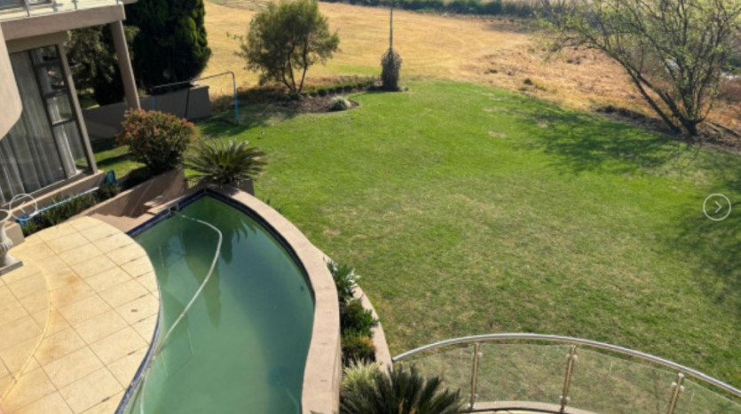 INSOLVENT ESTATE: 6 Bedroom Luxury Home in Blue Valley Golf Estate, Centurion Property Images