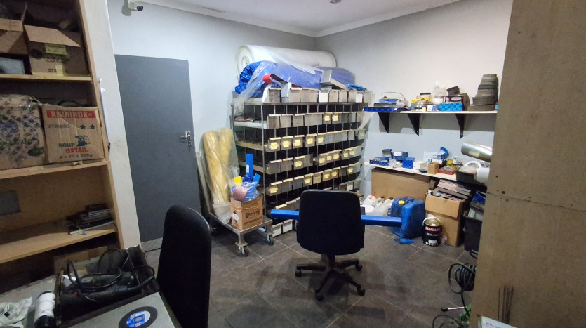 Tenanted Mini Factories In Briardene Property Images