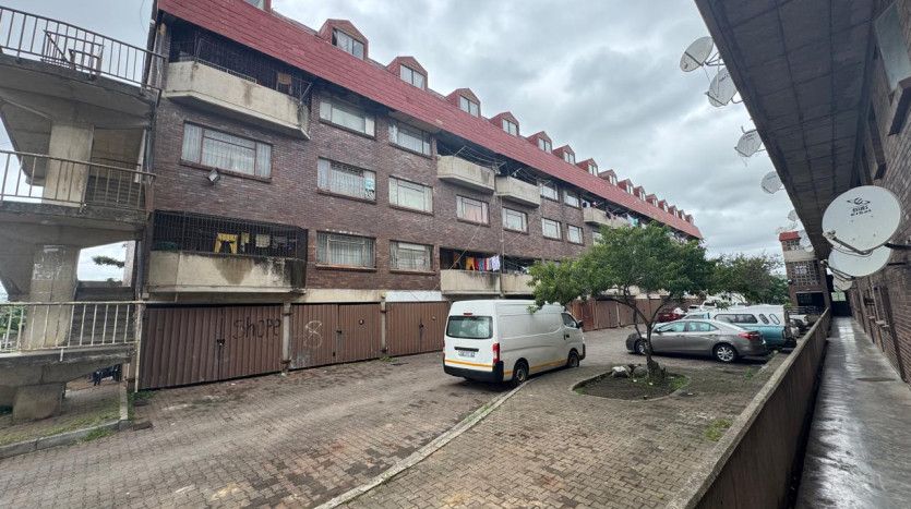 2 Accommodation Blocks with 32 Flats, Umtata, Eastern Cape Property Images
