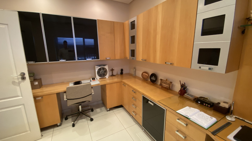 Large Exclusive Apartment with Indian Ocean Views Property Images
