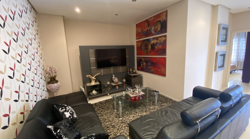 Large Exclusive Apartment with Indian Ocean Views Property Images