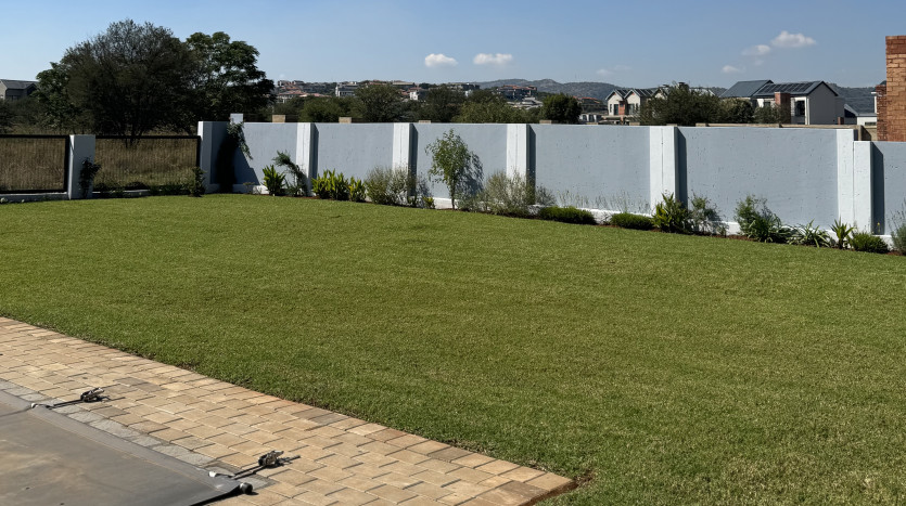 Luxury 4-Bedroom Home for Sale in La Camargue Private Country Estate, Hartbeespoort Property Images