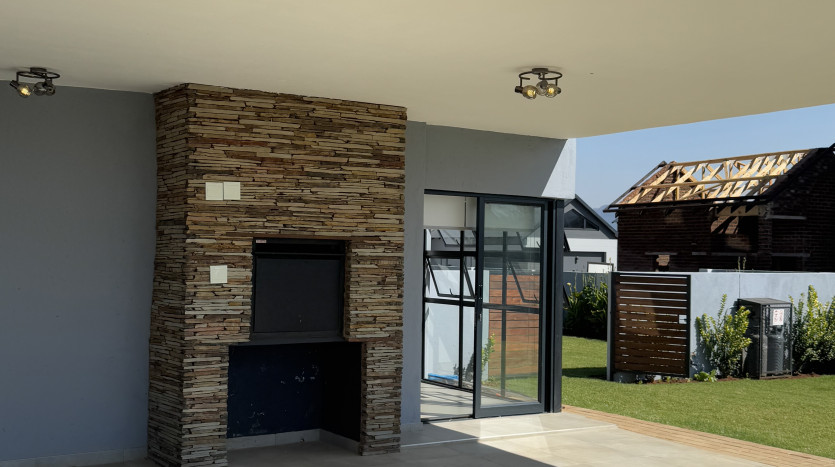 Luxury 4-Bedroom Home for Sale in La Camargue Private Country Estate, Hartbeespoort Property Images