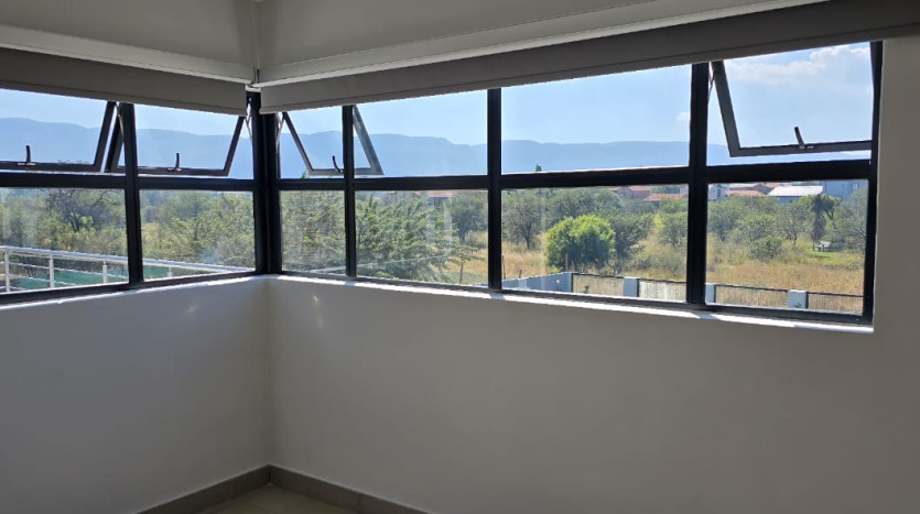 Luxury 4-Bedroom Home for Sale in La Camargue Private Country Estate, Hartbeespoort Property Images
